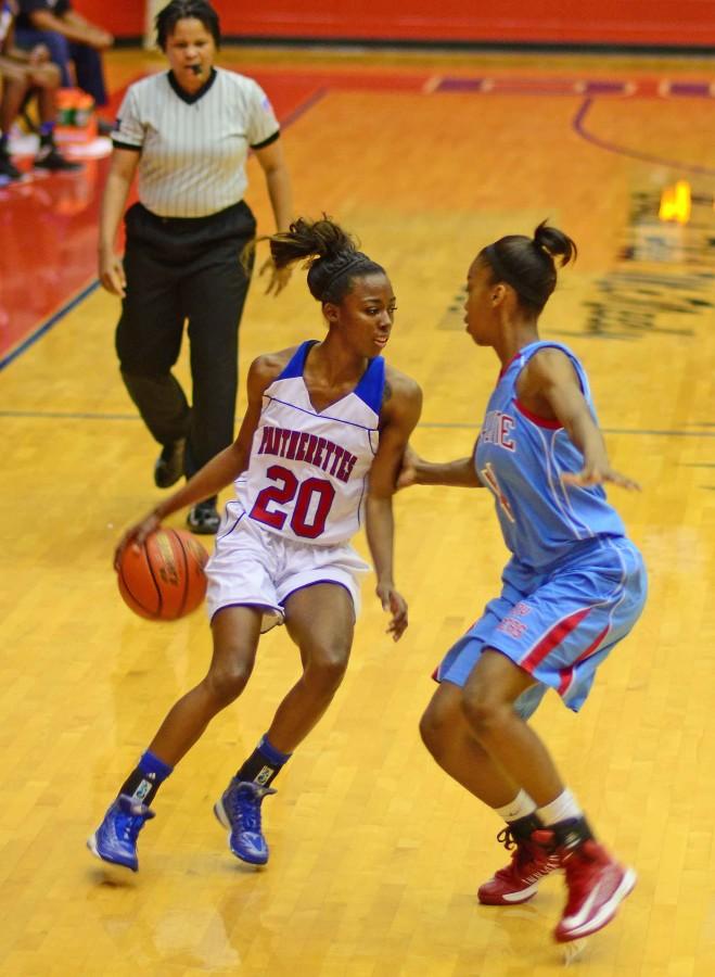 Photos: Varsity Girls Basketball vs Skyline