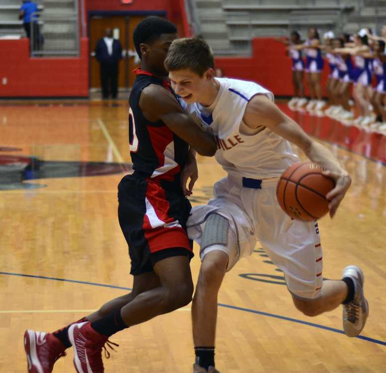 Video: Panthers defeat Cedar Hill to move up in race for playoff spots