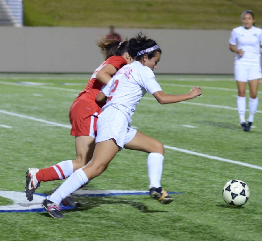 20130328_Lisette Lopez_Girls soccer rd 1 vs belton_2-29__1367