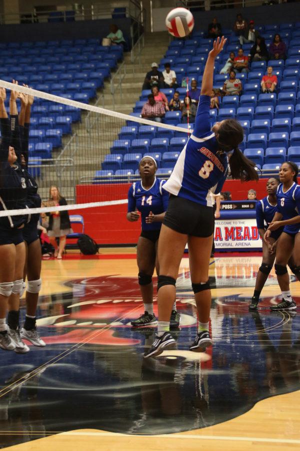 Varsity Volleyball defeats Irving Nimitz