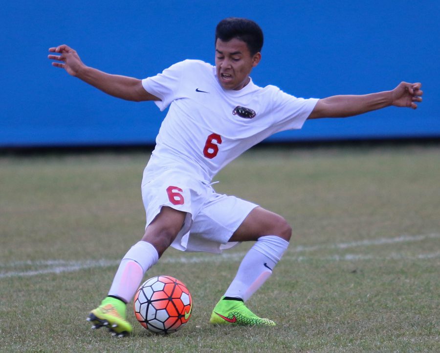 Boys Varsity soccer defeats Temple