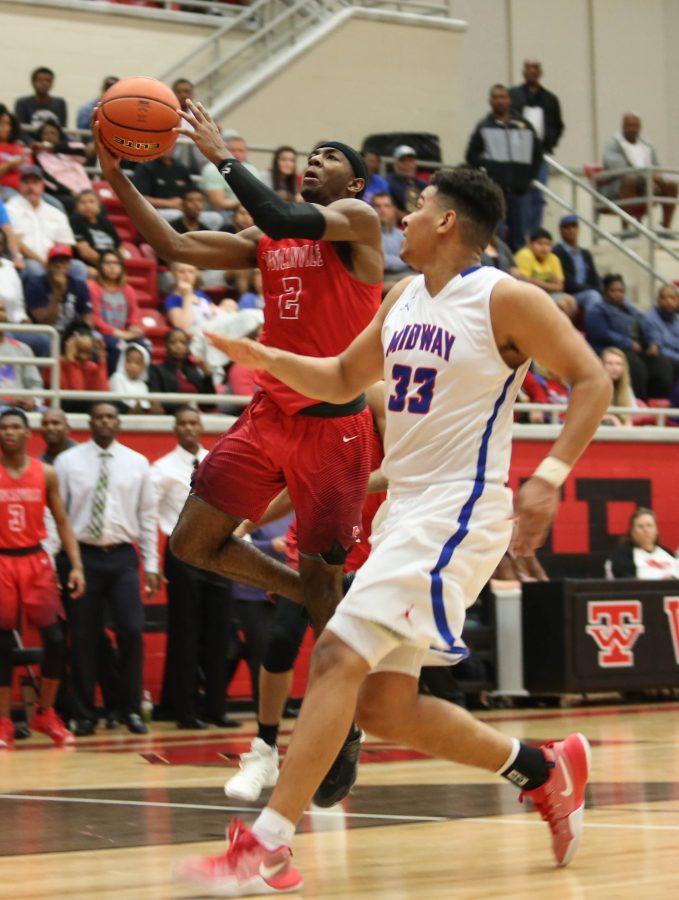 Boys basketball advances to third round. (Jose Sanchez Photo)