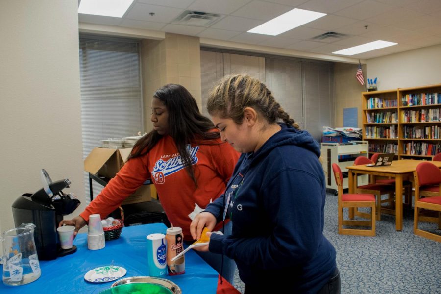 Library Hosts Starbucks Book Club