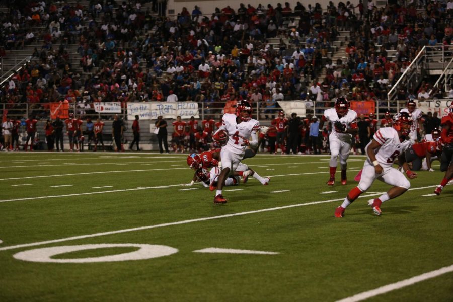 Gyasi Smith (4) running the ball against the Skyline Raiders October 5, 2018 at Forester Field 